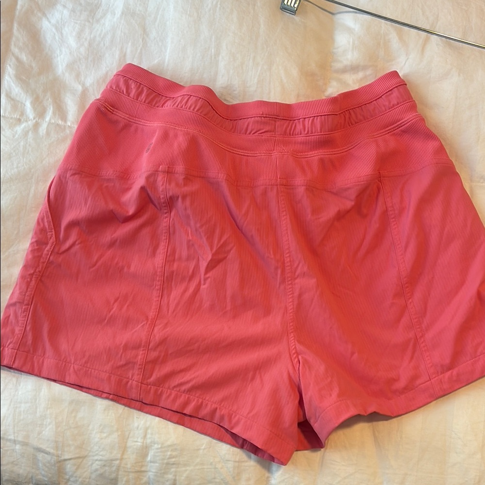 Lululemon shorts - Picture 4 of 7